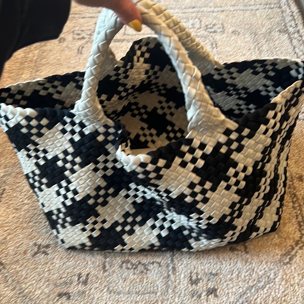 Balck and white naghedi tote.